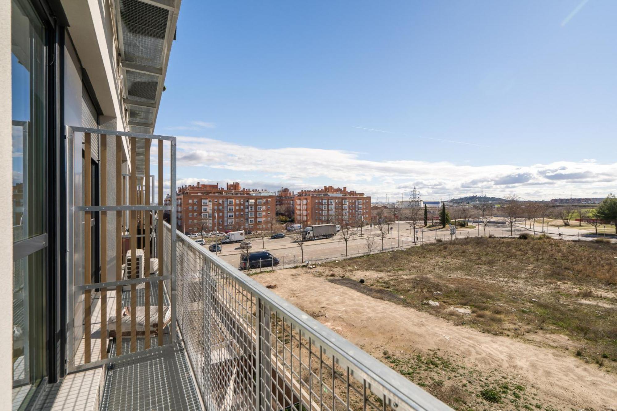 Loft Reformado Industrial Con Garaje Alquiler Temporal Apartment Madrid Exterior photo